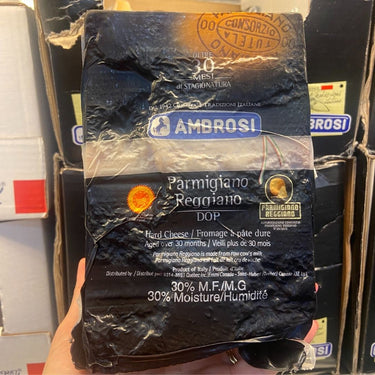 Image of Parmigiano Reggiano Cheese 30 months - 1 x 1.047 Kilos